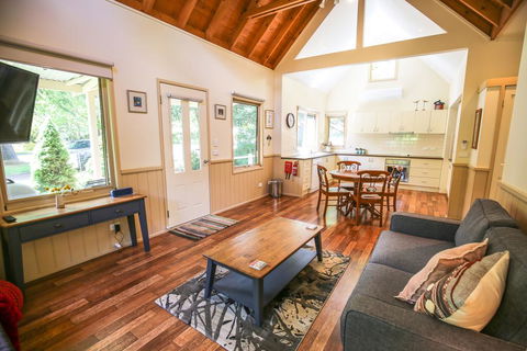 Alpine Arnica Cottage 1 - Dentist Find 0