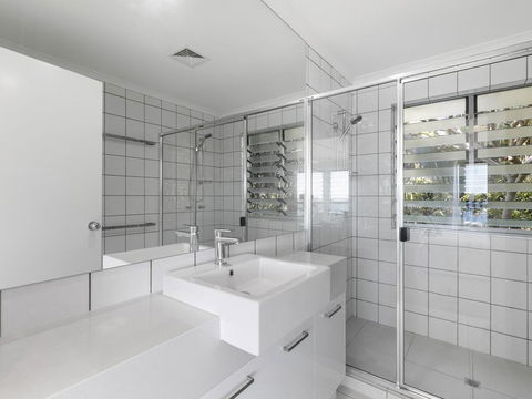 Andari Holiday Apartments - Dentist Find 2