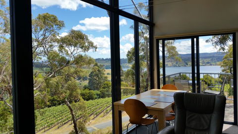 Armalong Winery Chalets - Dentist Find 1