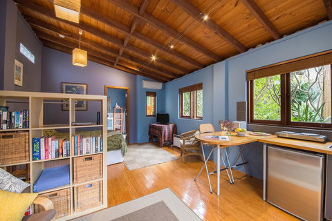 Art & Garden Retreat - Dentist Find 1