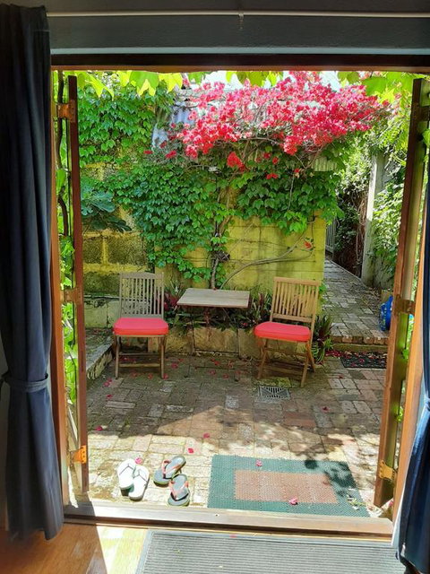 Art & Garden Retreat - Dentist Find 3