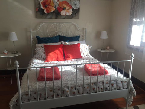 Art Deco Cottage - Dentist Find 0