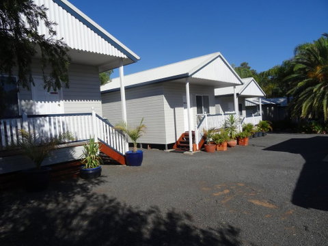 Augathella Palms Motel - Dentists Australia 0