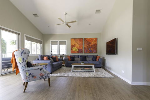 Autumn Home - Our Place At Bright - Dentist Find 2