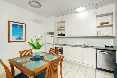 Baden 51 - Rainbow Shores, Air Conditioned, Walk To Beach, Swimming Pools - Dentist Find 1