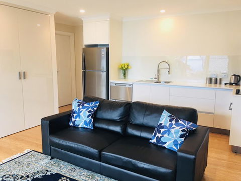 Balmoral Apartment Binalong Bay - Dentist Find 3