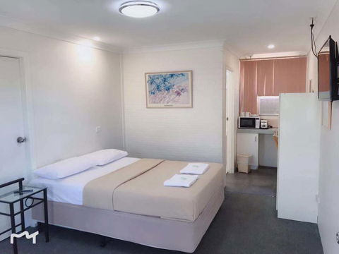 Bananatown Motel - Dentist Find 1