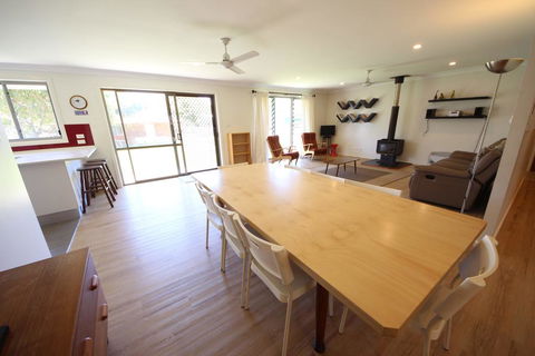Barefoot Bungalow At Hat Head - Dentist Find 1