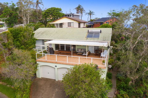 Barefoot Top Floor, 32 Skyline Crescent, Crescent Head - Dentist Find 3