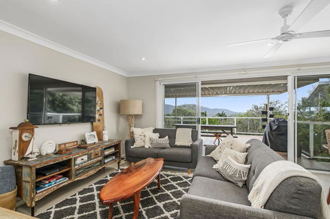Barefoot Top Floor, 32 Skyline Crescent, Crescent Head - Dentist Find 0