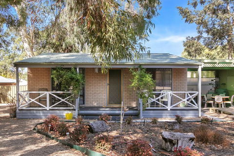 Barossa Country Cottages - Dentist Search 2