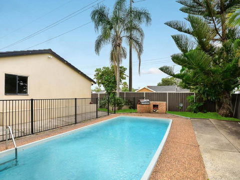 Bass House - Dentists Australia 0