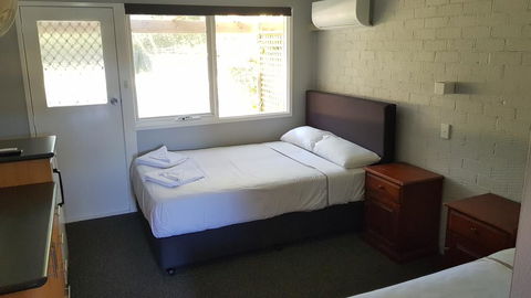 Bateau Bay Hotel - Dentist Find 0