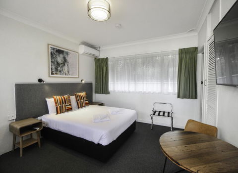 Batemans Bay Hotel - Dentist Find 1