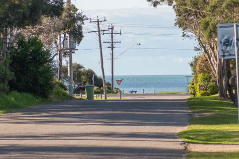 Bay Beach Beauty - Dentist Find 0