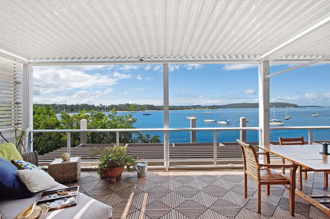 Bay Breeze Boutique Accommodation - Dentist Search 0