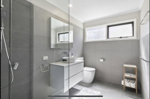 Bay Views Lorne - Dentist Find 3