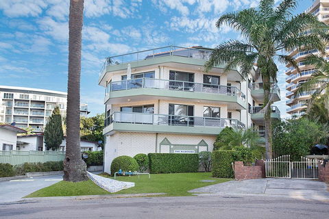 Bayview, Unit 6 - The Entrance, NSW - Dentists Australia 0