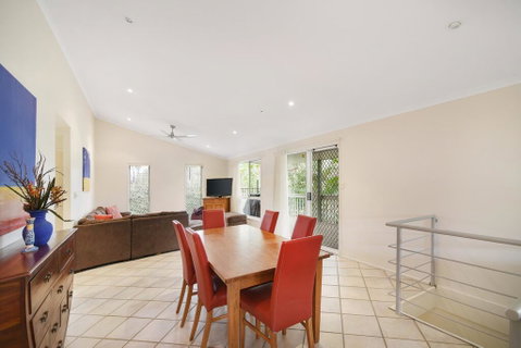 Beach Affair - 10 Callitris Crescent - Dentist Search 1