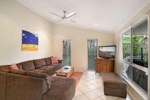 Beach Affair - 10 Callitris Crescent - Dentist Search 2