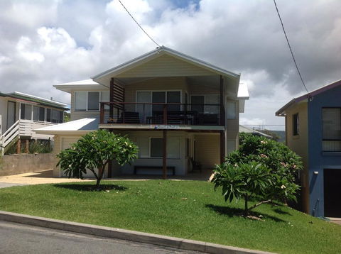 Beach Club 1, 5 Gowing Street - Dentist Find 3