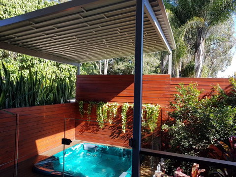 Beach Cottage On Cassia Avenue, Central Coolum Beach - Dentist Search 1