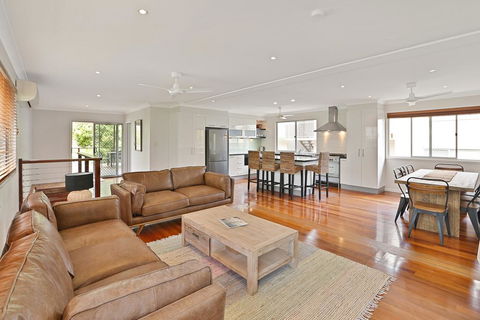 Beach Home In Golden Triangle - Dentist Find 0