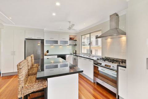 Beach Home In Golden Triangle - Dentist Find 3