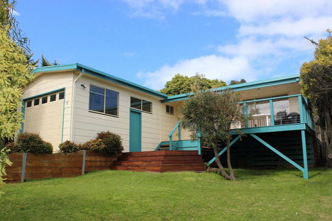 Beach House @ Smiths Beach - Dentist Find 0