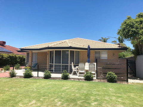 Beach House By The Bay - Dentist Find 2