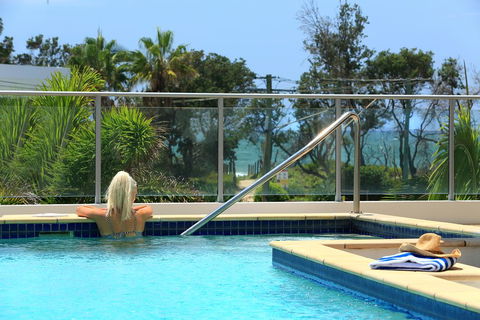 Beach On Sixth - Dentist Search 3