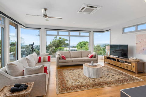 Beach Road Luxury With Ocean Views - Dentist Find 0