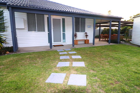 Beach Side Cottage At Blacksmiths - Dentist Find 1
