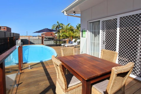 BEACH, SHOPS & FABULOUS VACATION HOME! - Dentist Search 0