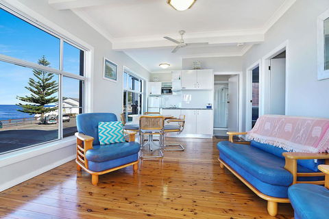 Beachcomer, Unit 1 - The Entrance, NSW - Dentists Australia 3