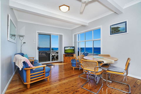 Beachcomer, Unit 1 - The Entrance, NSW - Dentists Australia 1