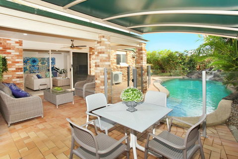 BEACHED @ COOLUM, Pet Friendly, WIFI, Linen Supplied - Dentist Find 0