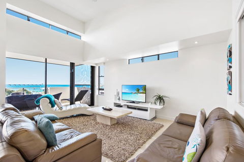 Beaches On Maroochy 1 Beach Parade - Dentist Find 0