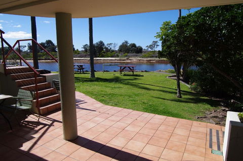 Beachfront 5, 25 Willow Street - Dentist Find 2