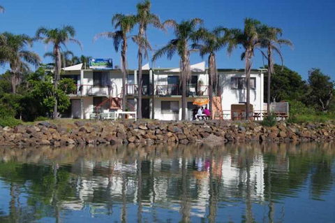 Beachfront 5, 25 Willow Street - Dentist Find 0
