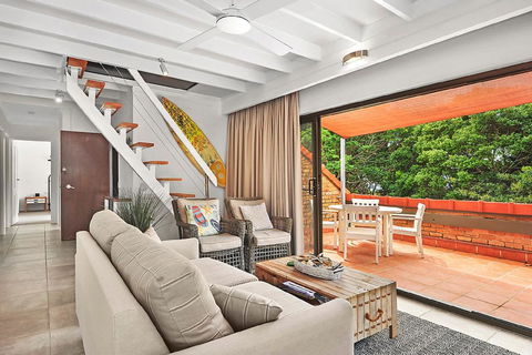 Beachfront 7 Penthouse - Sawtell, NSW - Dentist Find 0