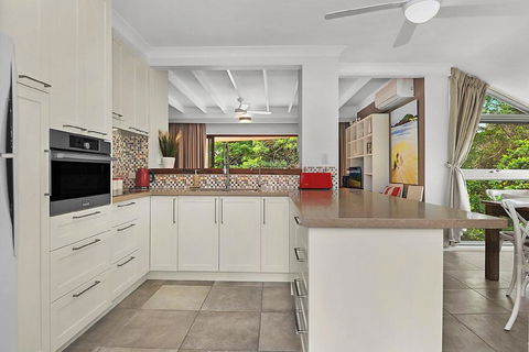 Beachfront 7 Penthouse - Sawtell, NSW - Dentist Find 3