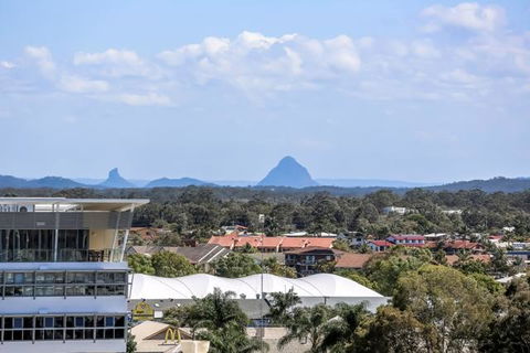 Beachfront Mooloolaba Apartment - Dentist Find 2