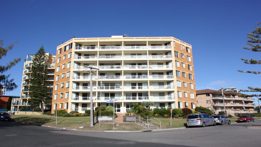 Beachpoint 302 - On The Beach