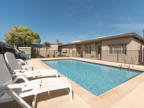 Beachside Apartment - Dentists Australia 0