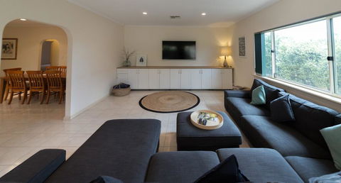 Beachside At Normanville - 7 Ronald Street - Dentist Find 3