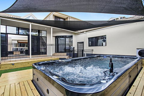 Beachside At Sapphire - Dentist Find 1