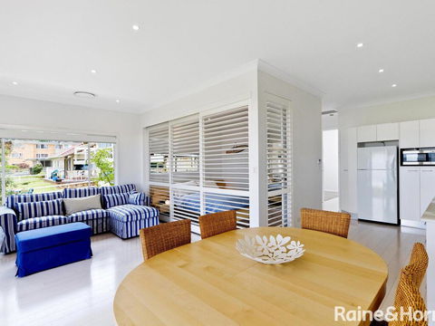 Beachside Bungalow #4 - 4/139 Avoca Drive, Avoca Beach - Dentists Australia 1