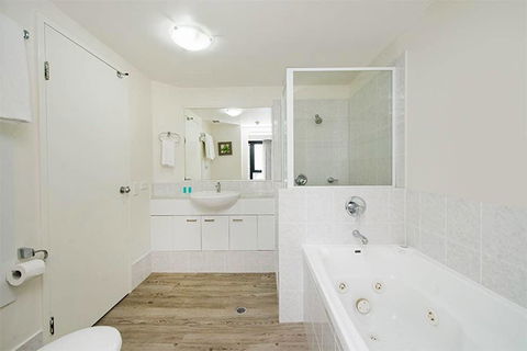 Beachside Neptune Resort Apt Upgraded! - Dentist Search 0