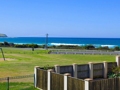 Beachside Retreat - Dentist Find 0